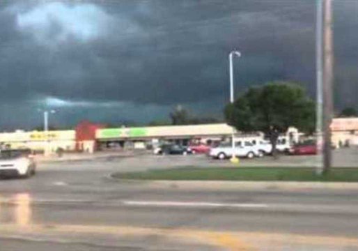 Supercell Looms Over Norman, Oklahoma