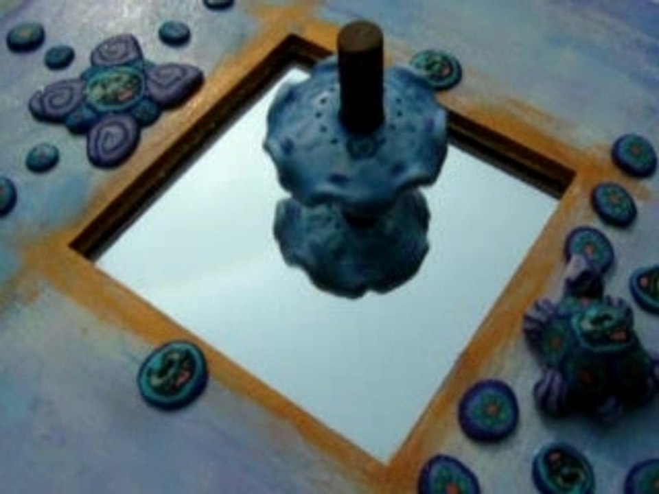 Toupie blanche texturée et peinte