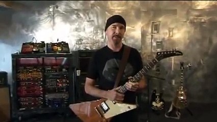 U2's The Edge demonstrating his guitar rig (1/2)