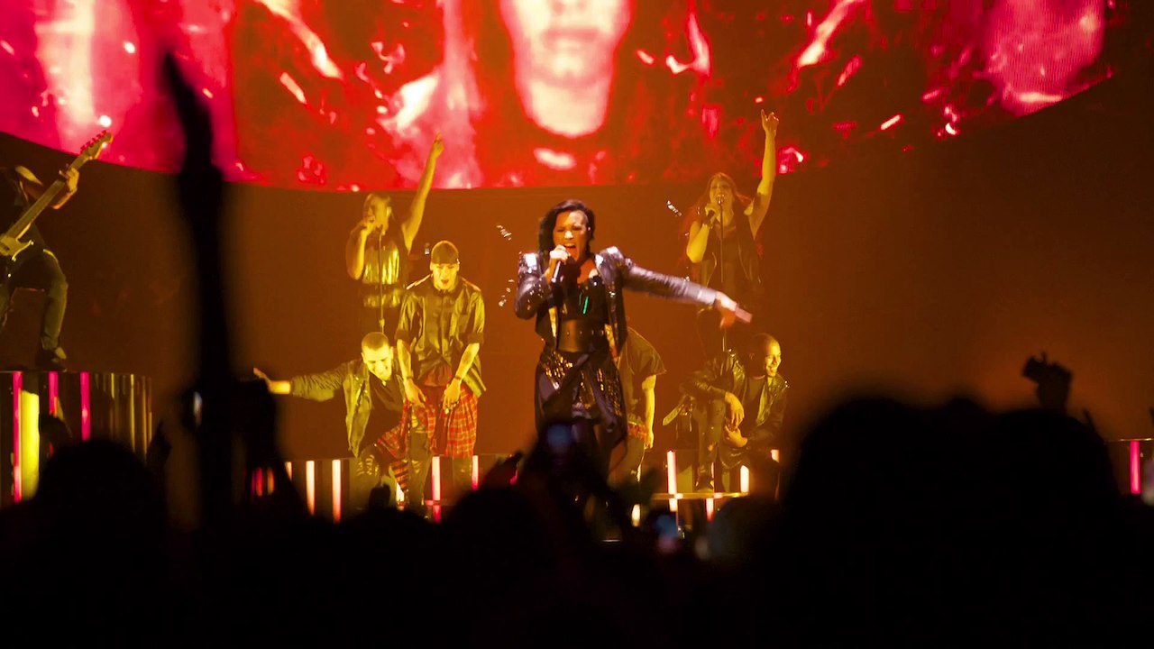 Demi Lovato Backstage at Her World Tour   Headliners