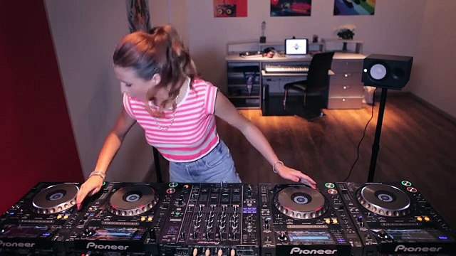 Juicy M & 4 CDJs - NEW 2014