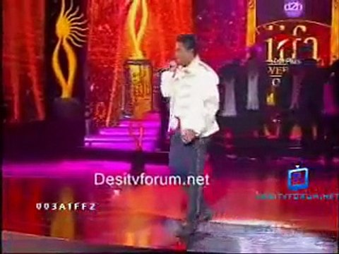 Sonu nigam's tribute to Michael Jackson ft Jermaine jackson - YouTube
