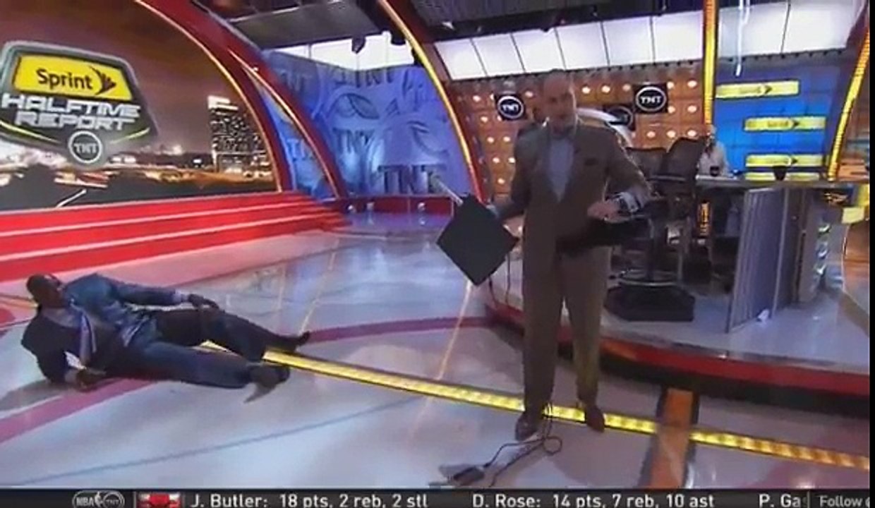 Shaquille O'neal chute en direct