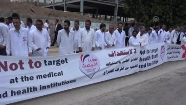 Yemen'deki Sağlık Çalışanları ve Doktorlardan Gösteri