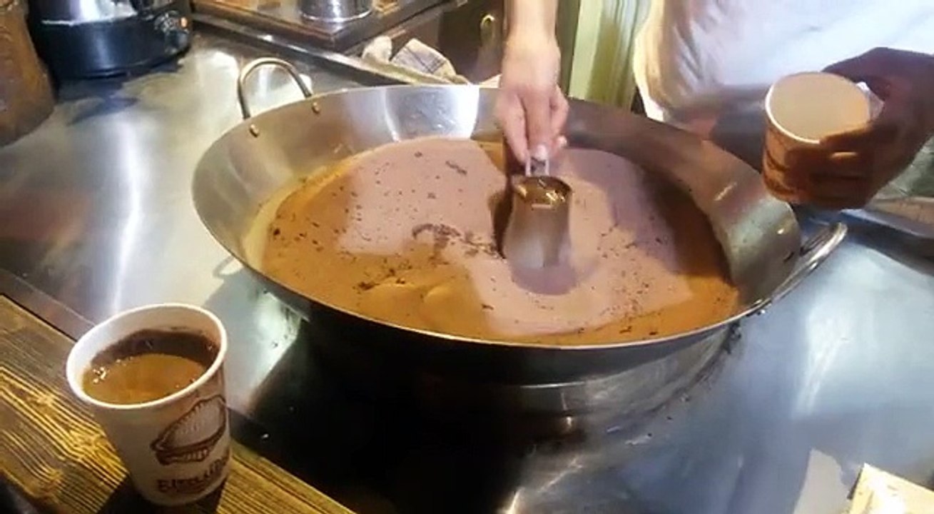 Incinge nisipul pentru o cafea rapida