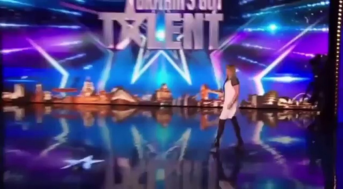 Jade Scott gets off to a shaky , Britain's Got Talent 2015   Audition Week 1