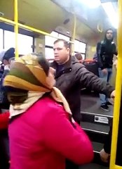 Un controlor RATB sare la bataie