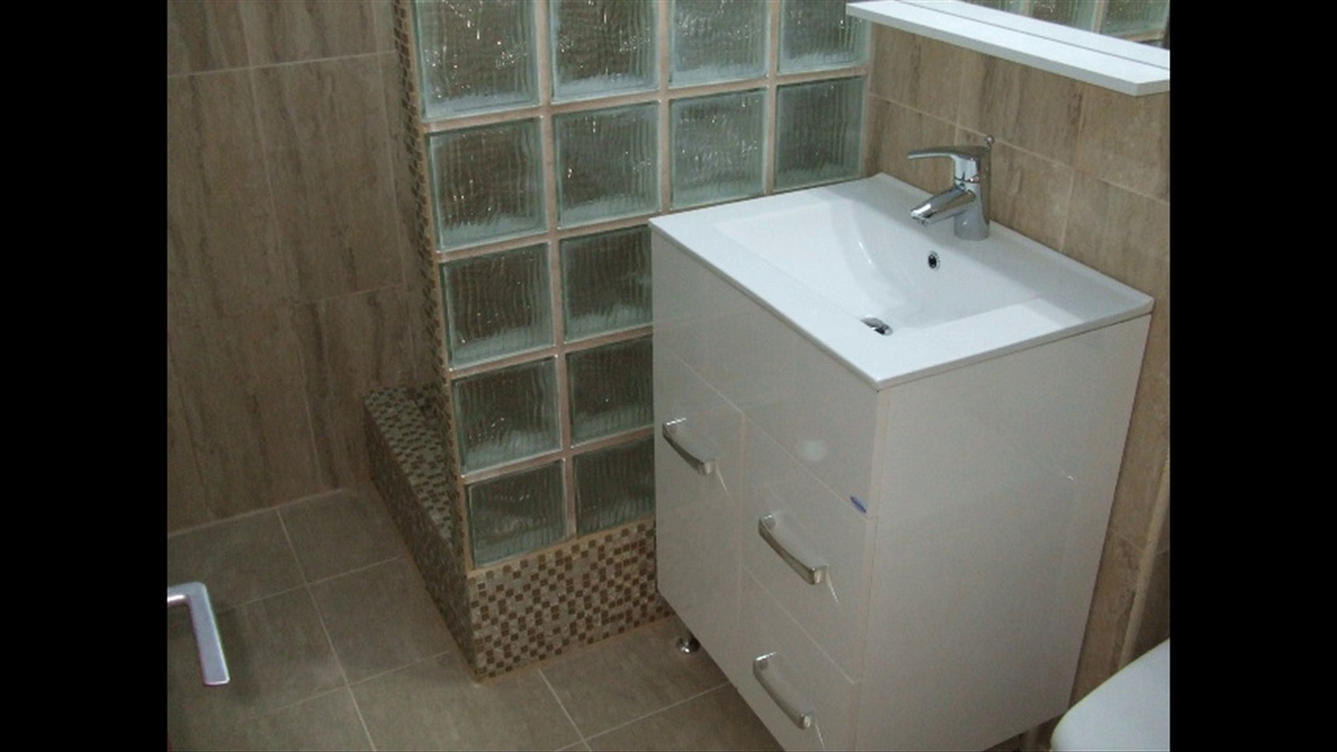 renovare baie la bloc dus caramizi sticla,mozaic - video Dailymotion