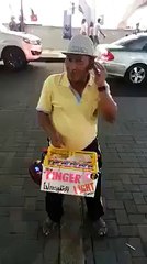 El mejor mago callejero que hemos visto!