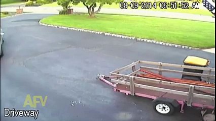 El pensó que nadie se había dado cuenta pero todo quedo registrado en video jajaja