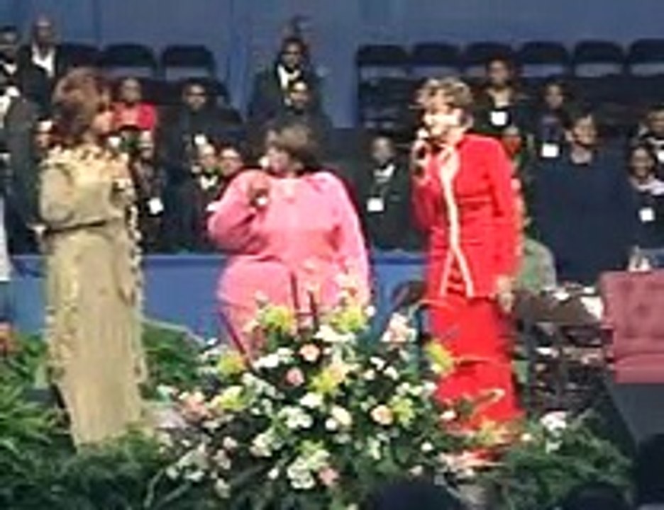 Clark Sisters "Is My Living In Vain" Atlanta 2005