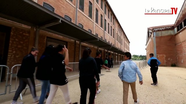 Des jeunes d'une cité de Fréjus découvrent le Camp des Milles .