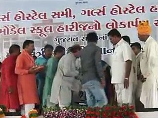 Descargar video: Patan Sami Girls and Model Hostel opening by Gujarat CM Anandiben Patel