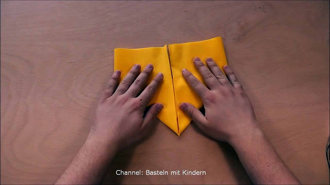 Servietten falten Herz - einfache DIY Anleitung für Tischdeko zum Muttertag