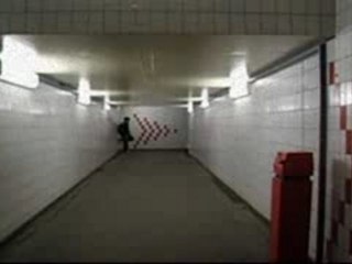 Clip attitude flinguante studio