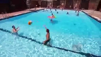 TRUCO DE MAGIA REVELADO-CAMINAR SOBRE EL AGUA