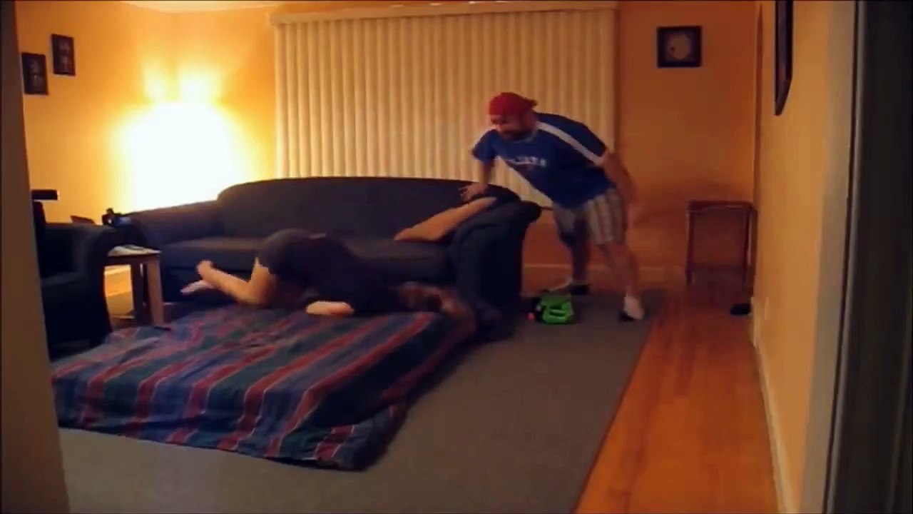 Bromas en la Cama Para Reir | Videos de Risa y graciosos