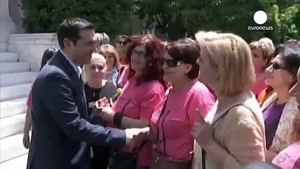 Syriza hükumeti işten çıkarılan kamu çalışanlarını yeniden işe alıyor