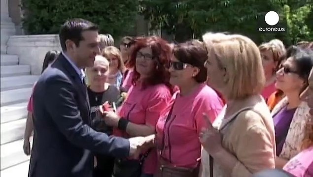 Грецький уряд повертає на роботу звільнених бюджетників