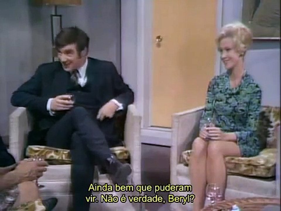 John Cleese - How to irritate People - Visitors [Legendado]
