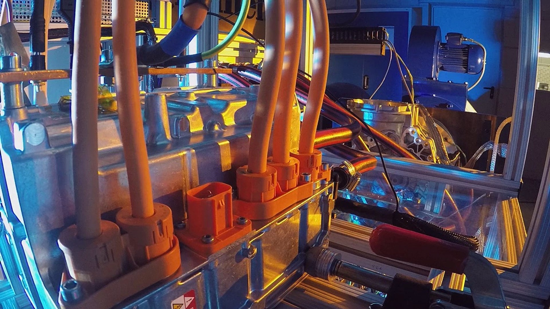 E-cars and hybrid cars with new power electronics