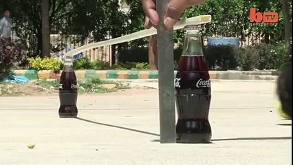 صدق أو لا تصدق طفل عمره 9 سنوات ينزلق تحت 39 سيارة شاهدوا