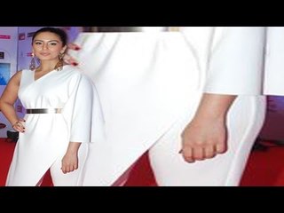 Huma Qureshi Wearing Tight, Skinny Legs Scene