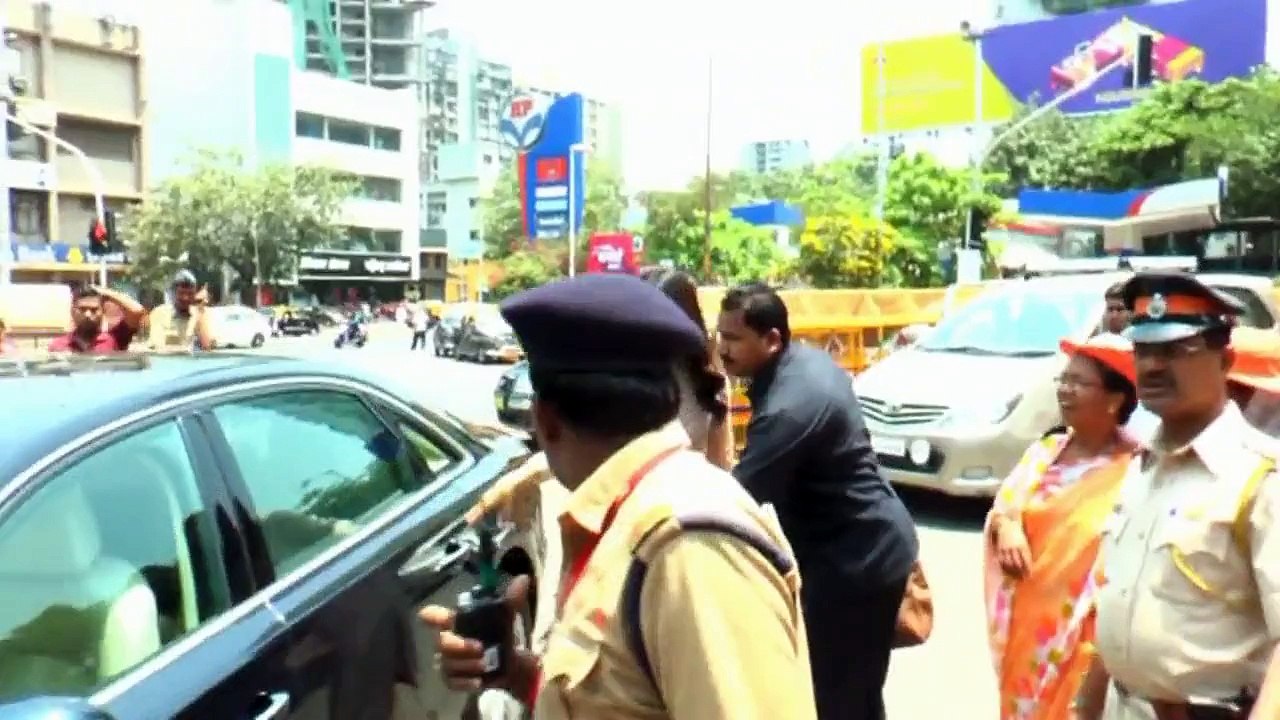 SPOTTED Deepika Padukone at Siddhivinayak