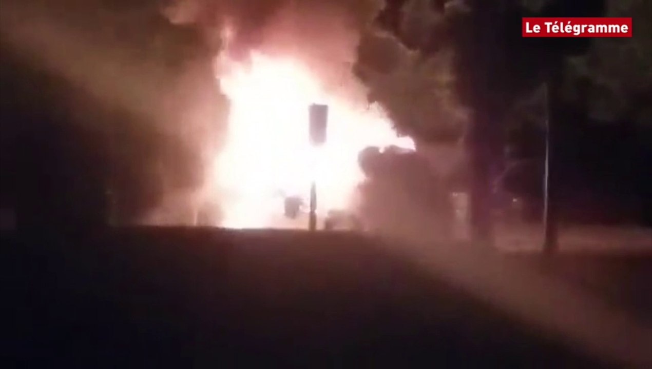 Lanvallay (22). Un homme en colère met le feu à sa propre voiture