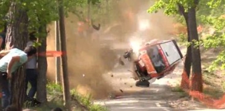 Ralli Pilotu Hakimiyeti Kaybedince Takla Attı