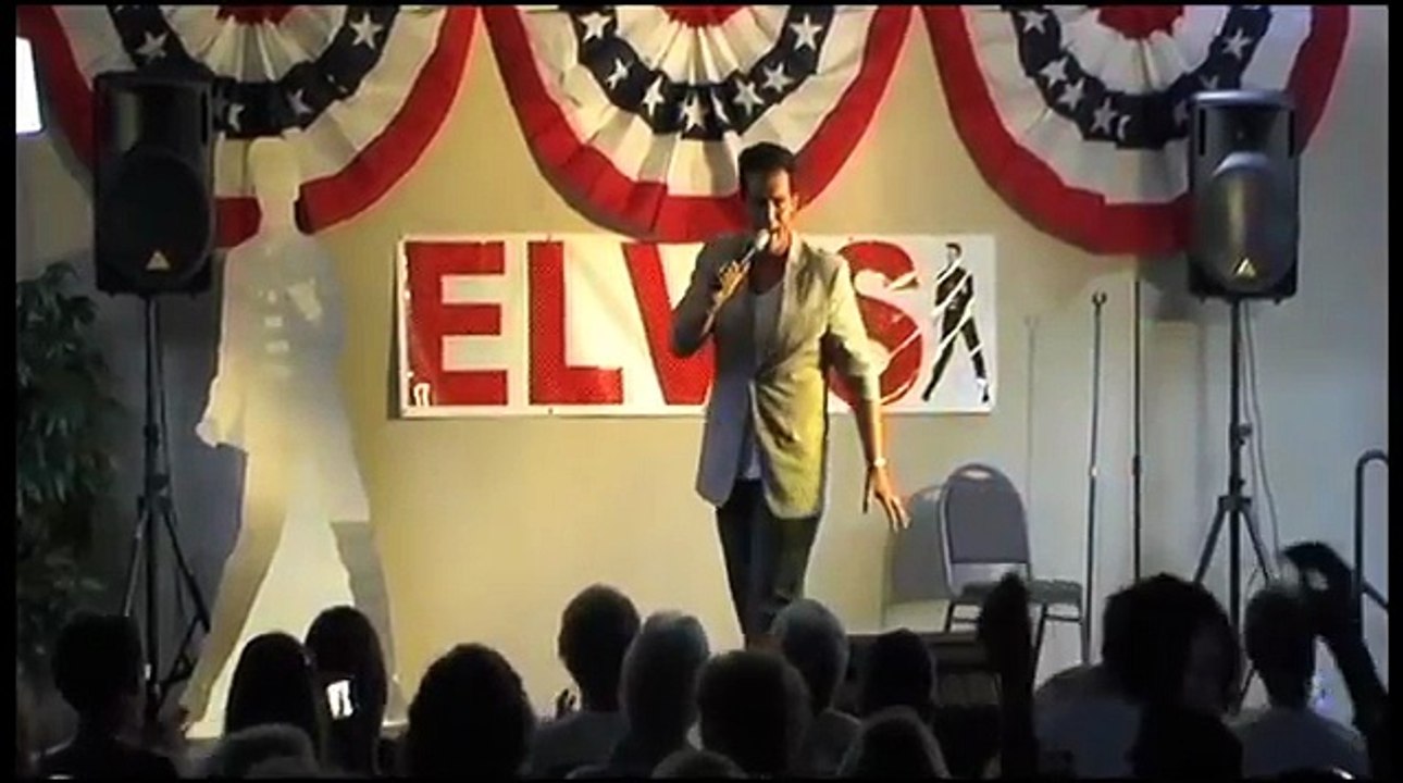Franz Goovaerts sings Sweet Caroline at Elvis Week 2012 video