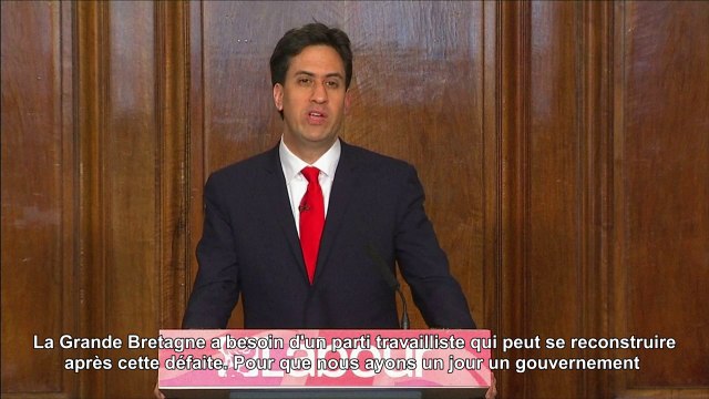 Le chef du parti travailliste anglais Ed Miliband démissionne