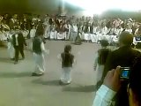 طفل يمني يؤدي رقصة المزمار ادهش الجماهير حلووووووو 733582738