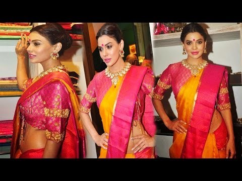Sexy Sara Loren Wearing Low West Saree Looking KADAK AUNTY !
