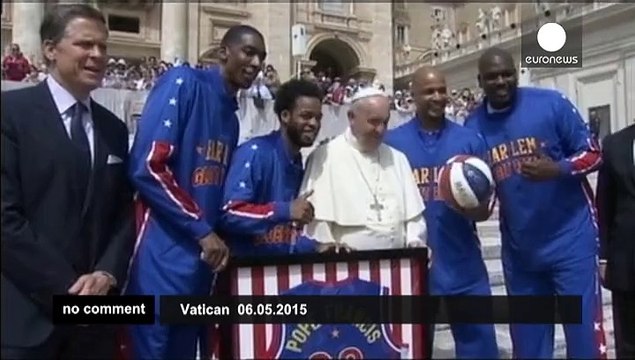 Pope Francis made honorary Globetrotter