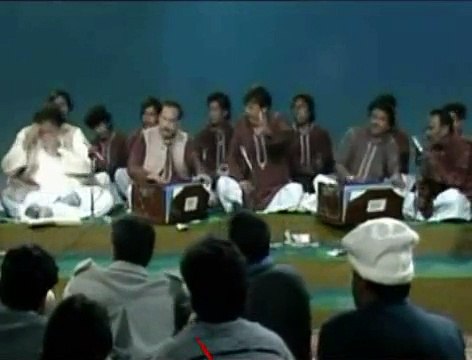 AU DISDI KULI SOHNE YAAR DI - LOK VIRSA NUSRAT FATEH ALI KHAN -