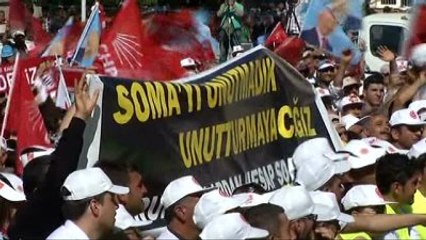 Kılıçdaroğlu Madenci Kaskı Taktı