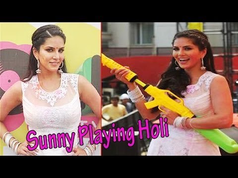 Sunny Leone Enjoying Holi With Hubby Daniel @ Zoom Holi Party