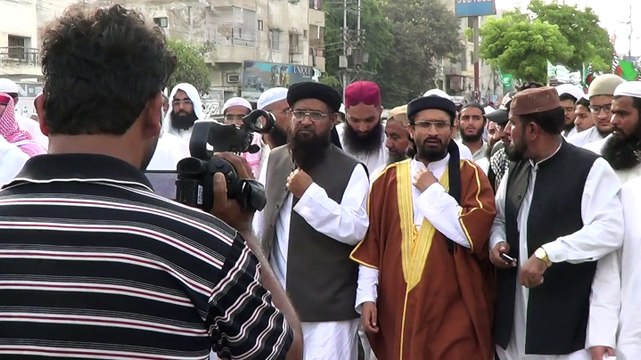 علامہ غازی اورنگزیب فاروقی لبیک حرمین شریفین ریلی کی قیادت کرتے ہوئے