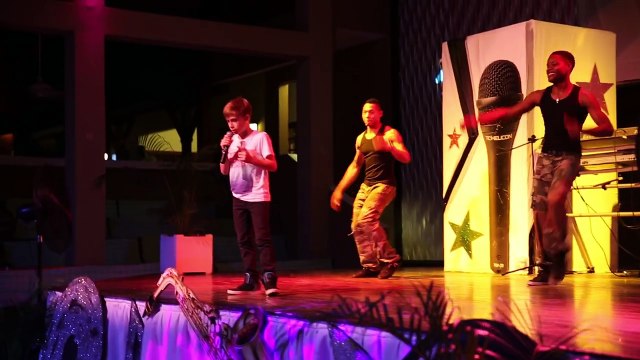 Pharrell Williams - HAPPY (Cover by Johnny Orlando)