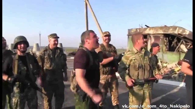 СНАЧАЛА ОТСТУПАЛИ ТЕПЕРЬ БУДЕМ НАСТУПАТЬ! ДНР Ополченцы после взятия КПП Мариновка ! Украина видео