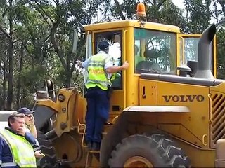 Truck overturns on Mona Vale Road