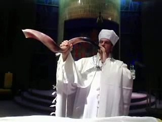 An Amazing Shofar Ram's Horn Service Rabbi Jonathan Ginsburg