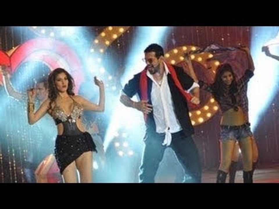 John Abraham Sings & Dance LIVE "Ala Re Ala Manya Ala"