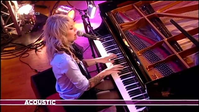 I kissed a girl - Cœur de Pirate - Acoustique TV5
