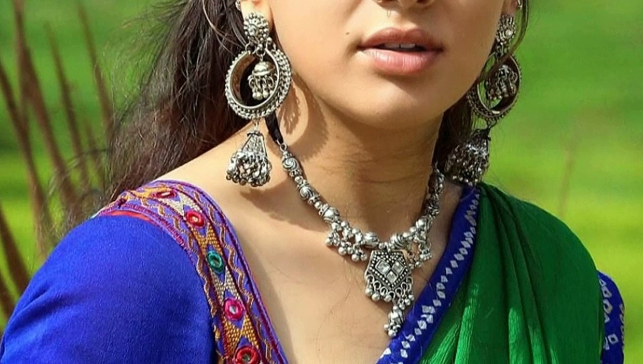 Hansika Motwani Photos in Aranmanai Movie