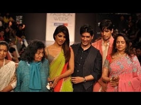 Karan Johar, Zoya Akhtar, walked for Manish Malhotra at LFW Summer Resort 2013