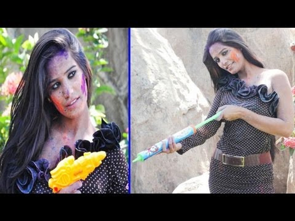 LUSTY BUSTY Poonam Pandey Plays Holi - Color Blast 2013