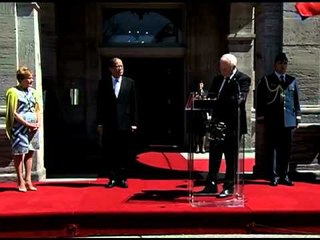 PNoy arrives in Canada for 3-day state visit