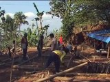 Indonesia: building bamboo shelters